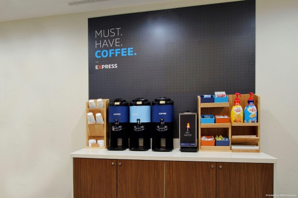 Holiday Inn Express & Suites TAMPA AIRPORT (Tampa)